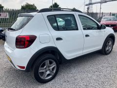 Dacia Sandero Stepway 0.9 TCe Ambiance Euro 6 (s/s) 5dr - 8163 - 17