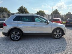 Volkswagen Tiguan 2.0 TDI BlueMotion Tech SEL Euro 6 (s/s) 5dr - 8242 - 19