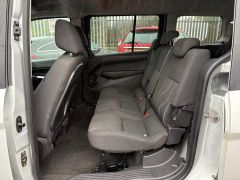 Ford Grand Tourneo Connect 1.6 TDCi Zetec Euro 5 5dr - 8274 - 32